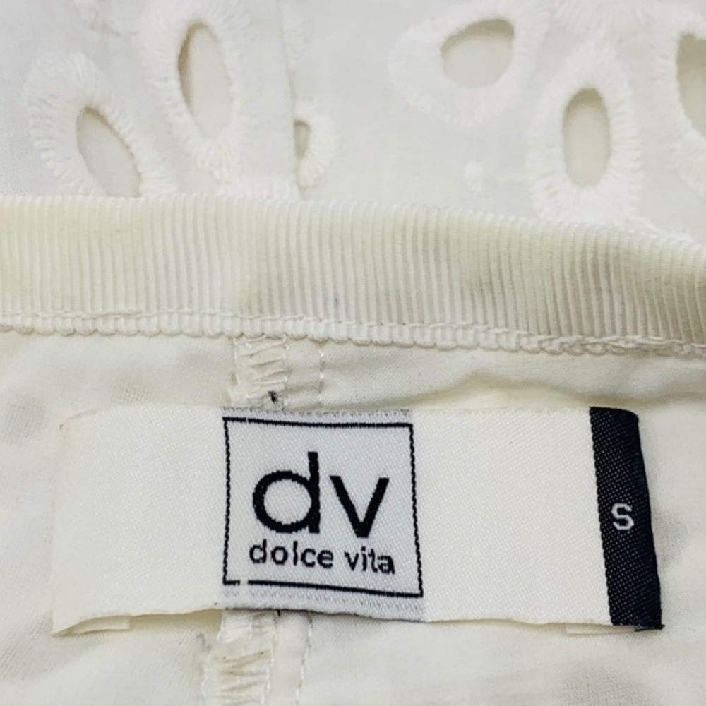 EUC Dolce Vita White Flower Eyelet Shorts - Picture 5 of 6